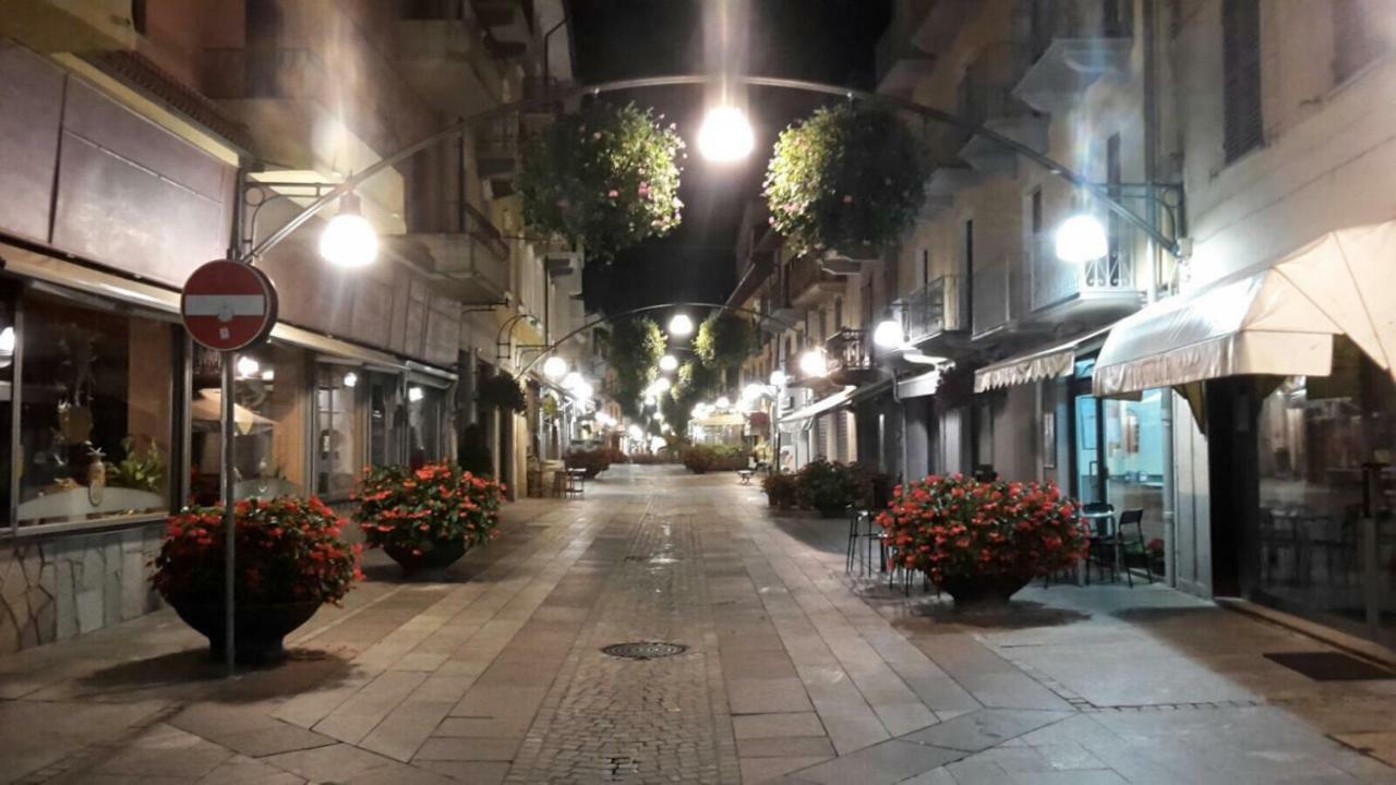 Appartamento Rosa Alpina Tra Il Casino E Le Terme Di Saint Vincent エクステリア 写真